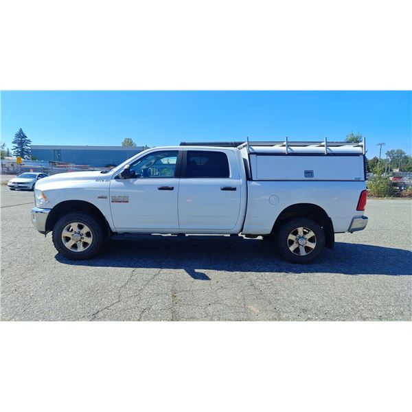 2015 DODGE RAM 2500 HEAVY DUTY, 4DR CREW CAB PICKUP, WHITE, VIN 3C6TR5DTXFG569115,