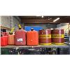 Image 3 : SHELF OF PLASTIC JERRY CANS & VINTAGE METAL GAS CANS