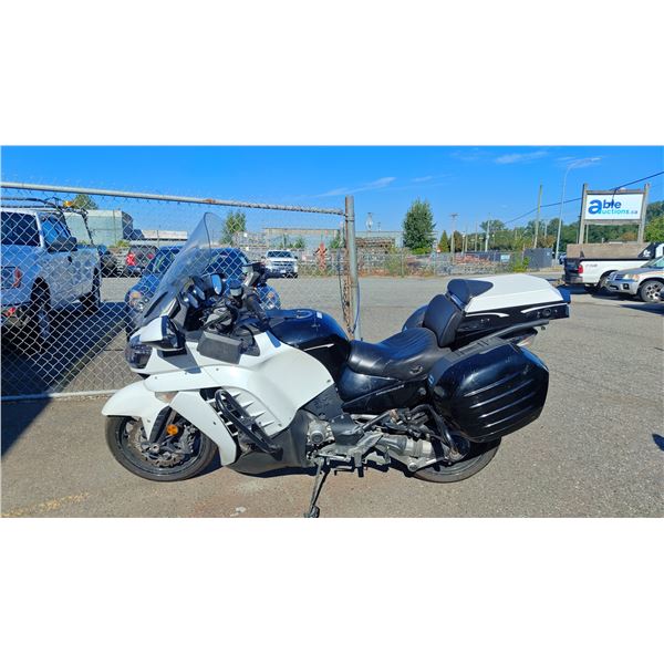2012 KAWASAKI CONCOURS 14, MOTORCYCLE, WHITE & BLACK, VIN JKBZGNC13CA017013,