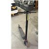 Image 1 : BLACK ELECTRIC SCOOTER WITH CHARGER