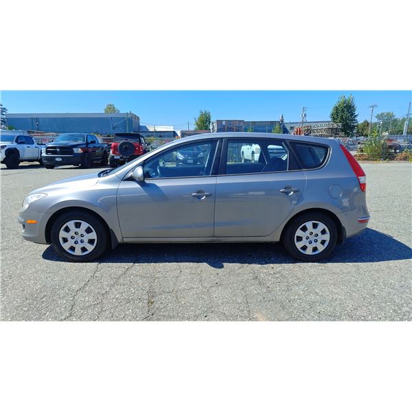 2011 HYUNDAI ELANTRA TOURING, 4DR HATCHBACK, GREY, VIN KMHDB8AE7BU120793,