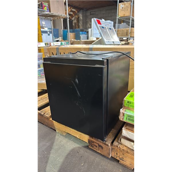 HISENSE MINI FRIDGE