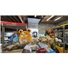 Image 1 : SHELF OF ASSORTED STUFFED TOYS