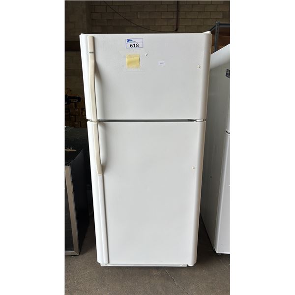 KENMORE 30" WIDE SWING DOOR FRIDGE WITH TOP FREEZER