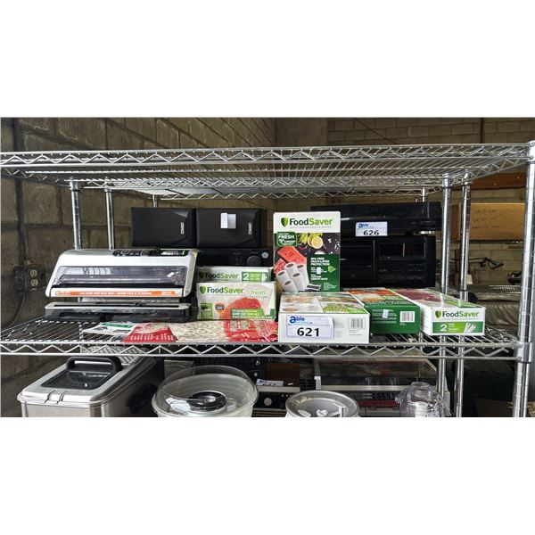 FOODSAVER VACUUM SEALER, ASSORTED FOODSAVER BAGS & BETTY CROCKER PARCHMENT PAPER