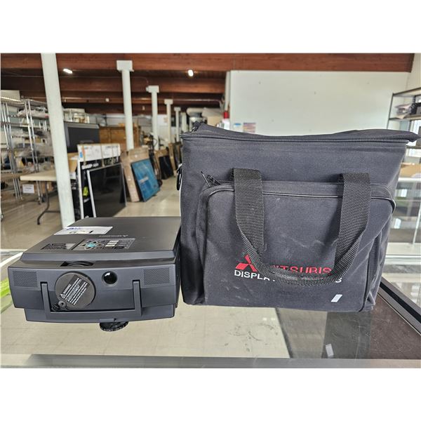 MITSUBISHI LVP-X120A LED PROJECTOR WITH SOFT SIDE CARRY CASE
