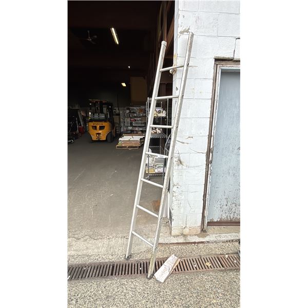 7' ALUMINUM LADDER