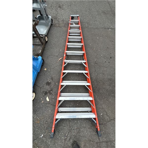 METALTECH BUILDMAN FIBERGLASS 12' FOLDING LADDER