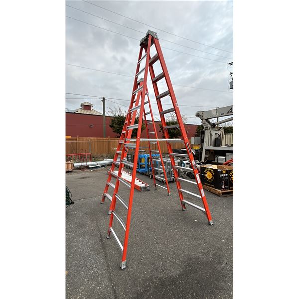 LOUISVILLE 16' FIBERGLASS FOLDING LADDER