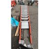 Image 4 : METALTECH BUILDMAN 24' FIBERGLASS EXTENSION LADDER