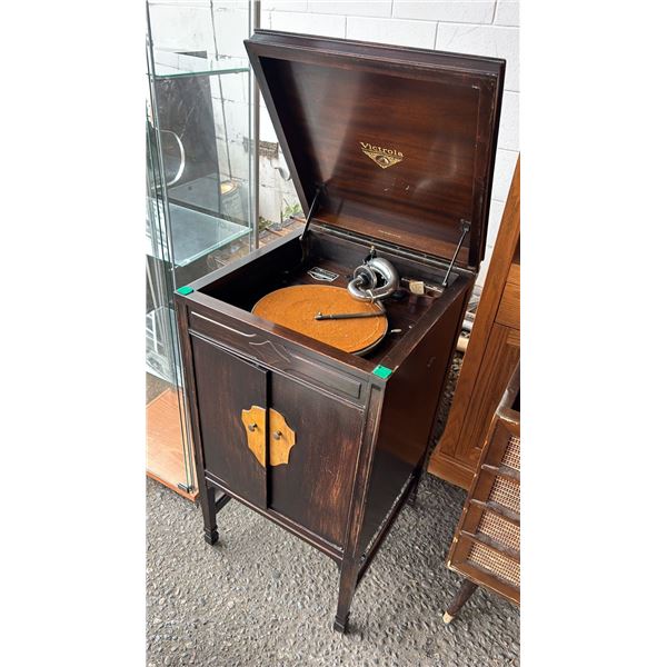 ANTIQUE VICTOR VICTROLA VV 4-3 FLOOR-STANDING PHONOGRAPH