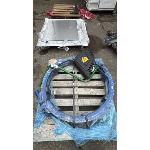 HYDRAULIC CAGE CLAMP