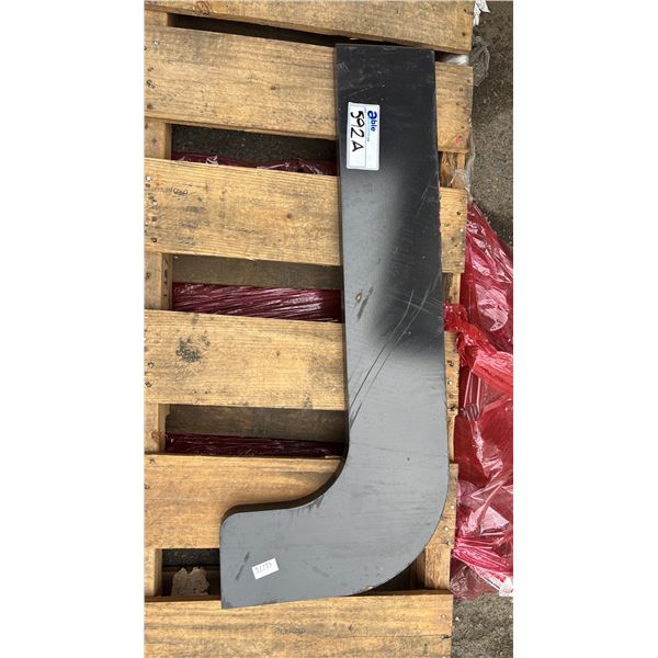 33.5"L X 1" THICK BEVELED EDGE L-SHAPED METAL PIECE