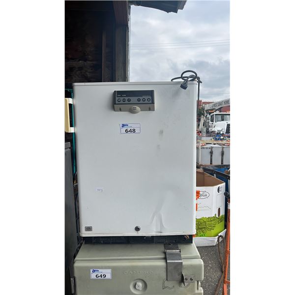 SANYO SR-L6111W UNDERCOUNTER COMMERCIAL REFRIGERATOR