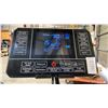 Image 5 : HIGH END ZERO GRAVITY MASSAGE CHAIR WITH TOUCH SCREEN CONTROLS, HEATING, MULTI MASSAGE MODES,