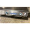 Image 2 : DUKE THURMADUKE 4 STATION STAINLESS STEEL ELECTRIC COMMERCIAL STEAM TABLE WITH SNEEZE GUARD