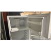 Image 3 : MOFFAT MTS17DBEJRWW WHITE SINGLE DOOR TOP FREEZER ELECTRIC REFIGERATOR