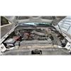 Image 9 : 2006 FORD F550 XL SUPERDUTY, 2DR DUMP TRUCK, WHITE, VIN 1FDAW56Y76EC51330,