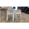 Image 3 : STACK OF 6 WHITE PLASTIC COMMERCIAL CURVED BACK OUTDOOR PATIO CAFE CHAIRS