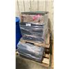 Image 1 : 2 SMALL PALLETS OF ASSORTED COMMERCIAL CARPET TILES