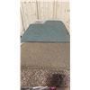 Image 2 : 2 SMALL PALLETS OF ASSORTED COMMERCIAL CARPET TILES