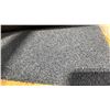 Image 3 : 2 SMALL PALLETS OF ASSORTED COMMERCIAL CARPET TILES