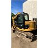 Image 2 : MIDSIZE YELLOW EXCAVATOR  VIN- N/A, HOURS UNKNOWN, DIESEL (D), HAS KEYS,