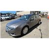 Image 1 : 2012 FORD FUSION HYBRID, 4DRSD, GREY, VIN 3FADP0L37CR172703,