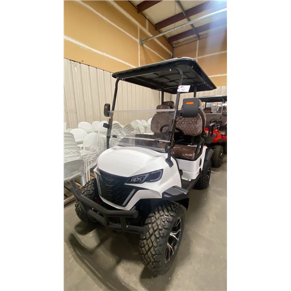 GC22S 4-SEAT ELECTRIC GOLF CART *WHITE* 43KM TOP SPEED, REAR WHEEL DRIVE, 9" MULTIMEDIA SYSTEM,