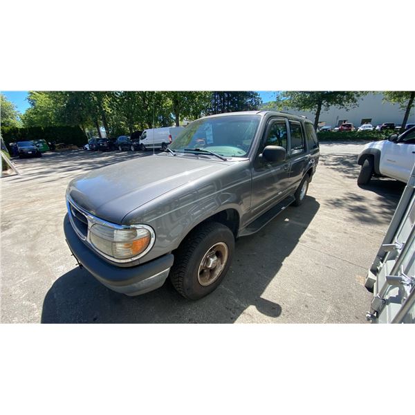 1998 FORD EXPLORER XLT, 4DRSW, GREY, VIN 1FMZU34E9WUA17959,