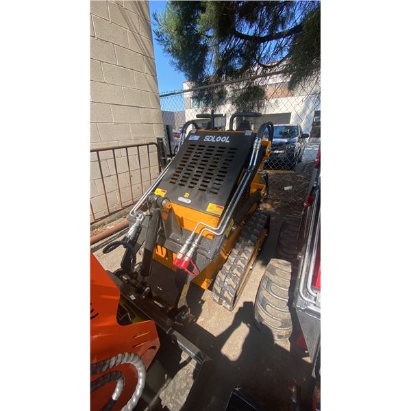 SDLOOL SL360T YELLOW STAND ON GAS POWERED MINI SKID STEER LOADER WITH TRACKS, 13.5 HP, 420CC ENGINE,