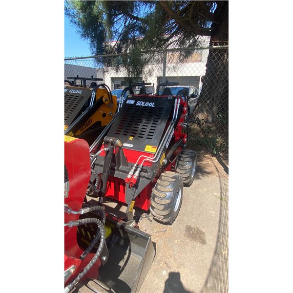SDLOOL SL323TZ RED STAND ON GAS POWERED MINI SKID STEER LOADER, 13.5 HP, PNEUMATIC TIRES, 420CC