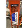 Image 3 : WERNER PODIUM 4' ORANGE CARBON FIBER INDUSTRIAL PLATFORM LADDER