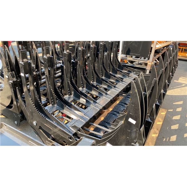 GIYI CLG72, 72" HYDRAULIC SKID STEER CURVED LOG GRAPPLE ATTACHMENT