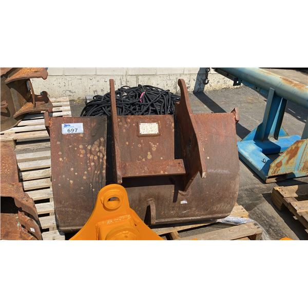 CWS 39" HEAVY DUTY INDUSTRIAL EXCAVATOR CLEANING BUCKET