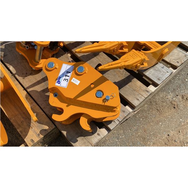 GIYI K302 MINI EXCAVATOR QUICK COUPLER *FITS CAT 302 EXCAVATORS*
