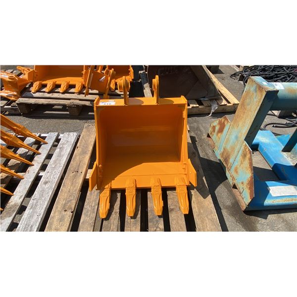 YELLOW HEAVY DUTY 24" MINI EXCAVATOR DIGGING BUCKET *FITS CAT 305 EXCAVATORS*