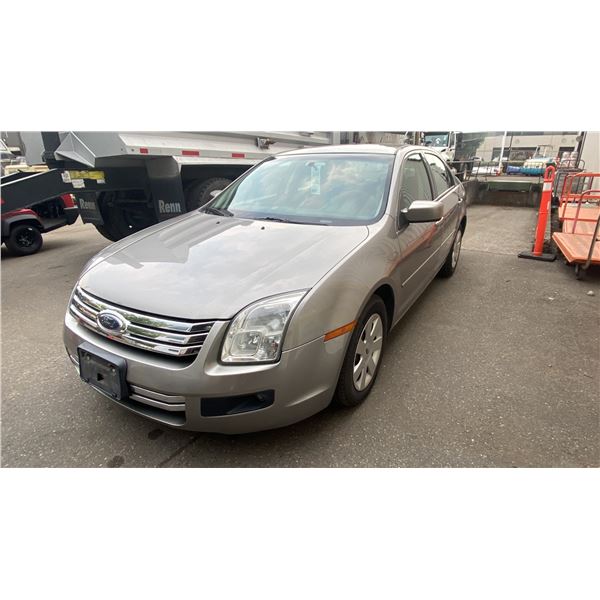 2008 FORD FUSION SE, 4DRSD, GREY, VIN 3FAHP07Z48R255822,