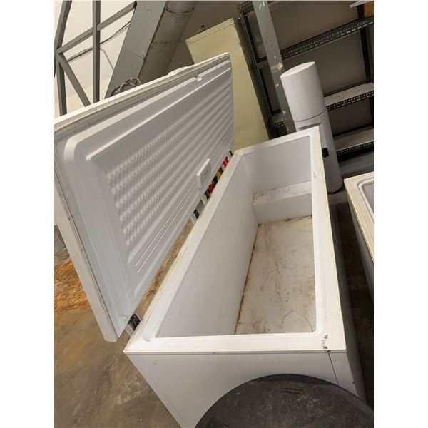 Large Commercial Chest Freezer White 115V