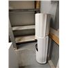 Image 4 : White Chest Freezer with Top-Opening Lid