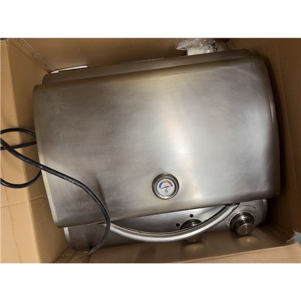 Stainless Steel Electric Grill With Lid And Temperature Gauge