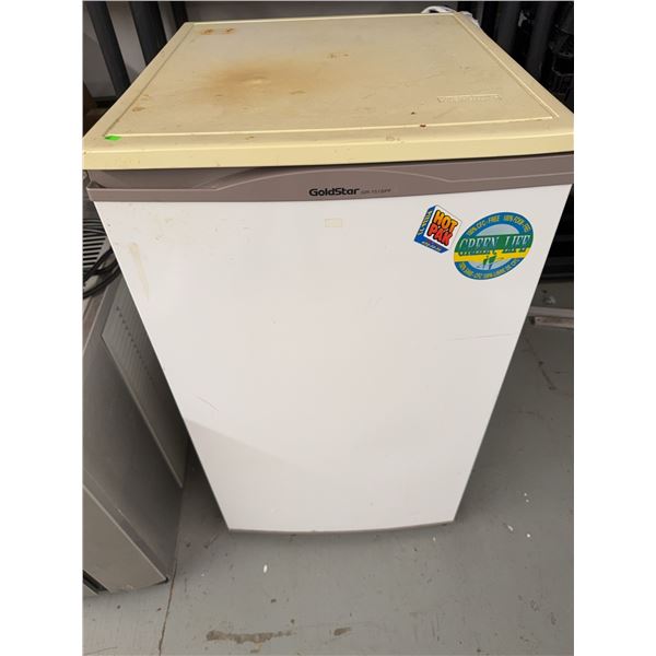 GoldStar Mini Fridge Model GR-1510P