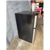 Image 2 : Frigidaire FFPS31B2QM Compact Refrigerator Freezer (Works)