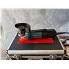 Image 6 : Makita 9557PB Angle Grinder in Hard Case (Works)