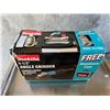 Image 2 : Makita 9557PBX1 Angle Grinder in Box
