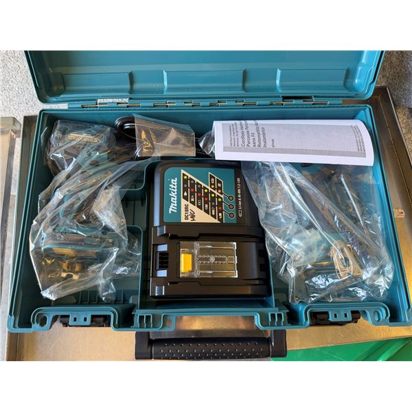 Makita XPH06 Hammer Driver Drill, XDT08 Impact Driver & DC18RC Charger in Hard Case  (Works - No Bat