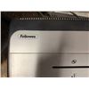 Image 5 : Qty 2 Paper Shredders: Fellowes 80-16C & Royal 1620 Max (works)
