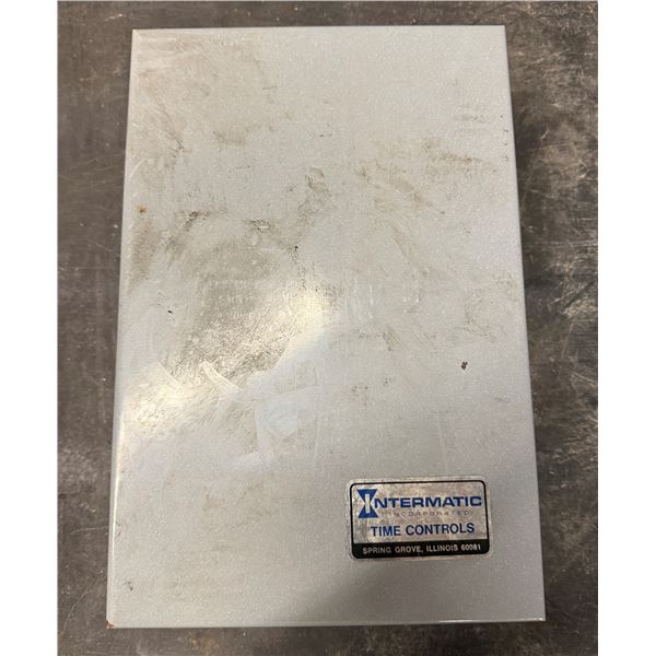 Intermatic Time Controls T7401B Seven-Day Dial Time Switch in Enclosure