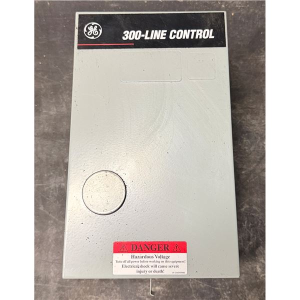 General Electric 300-Line Control Enclosure w/ CR360L31302AAAZ Lighting Contactor 6" x 10"