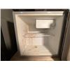 Image 4 : Igloo FR181 Mini Refrigerator (works - gets cold)